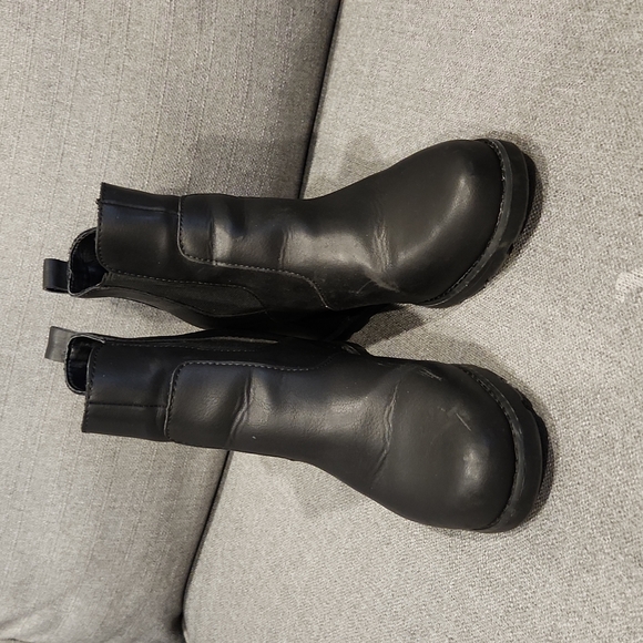 Universal Thread Shoes - Universal thread wedges